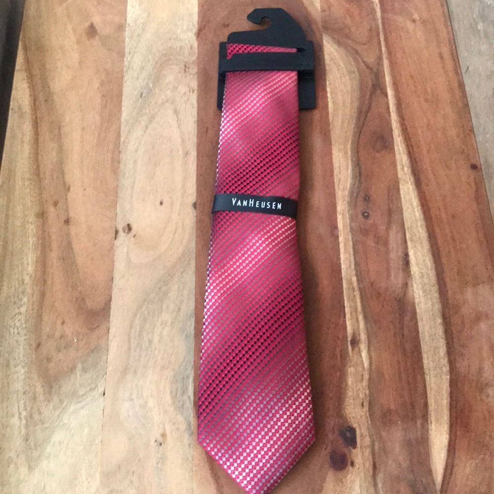 Men’s VanHeusen neck tie